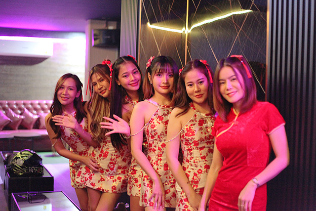 Waterfall (Taki snacks & karaoke)