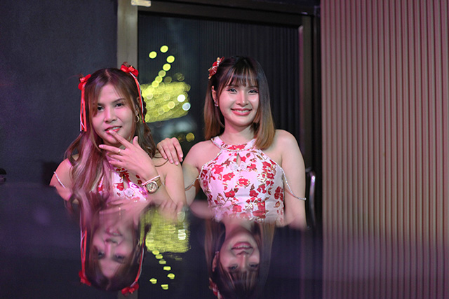 Waterfall (Taki snacks & karaoke)