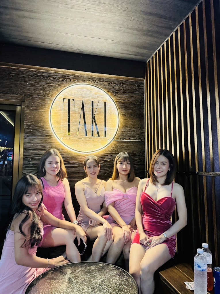 Waterfall (Taki snacks & karaoke)