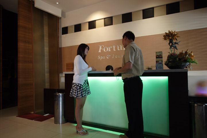 Fortune Spa, Karoke & Lounge