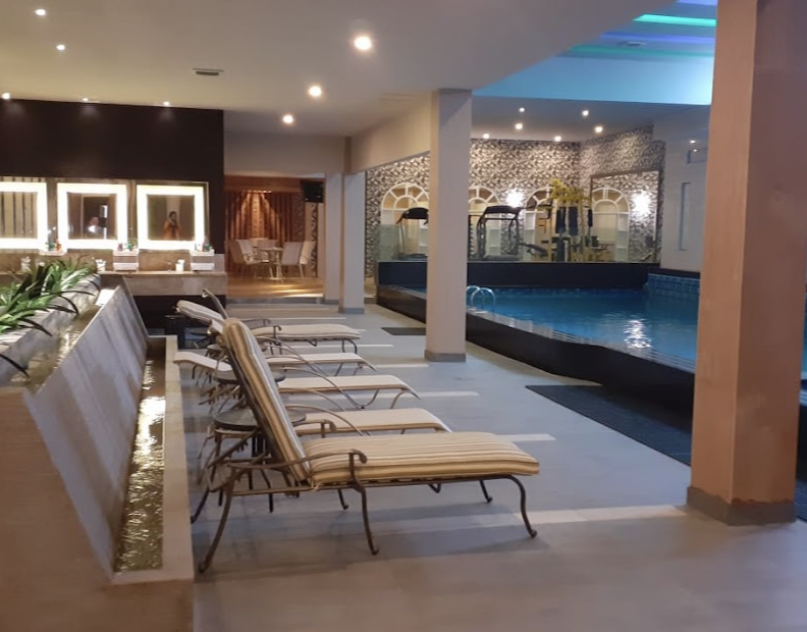 Fortune Spa, Karoke & Lounge