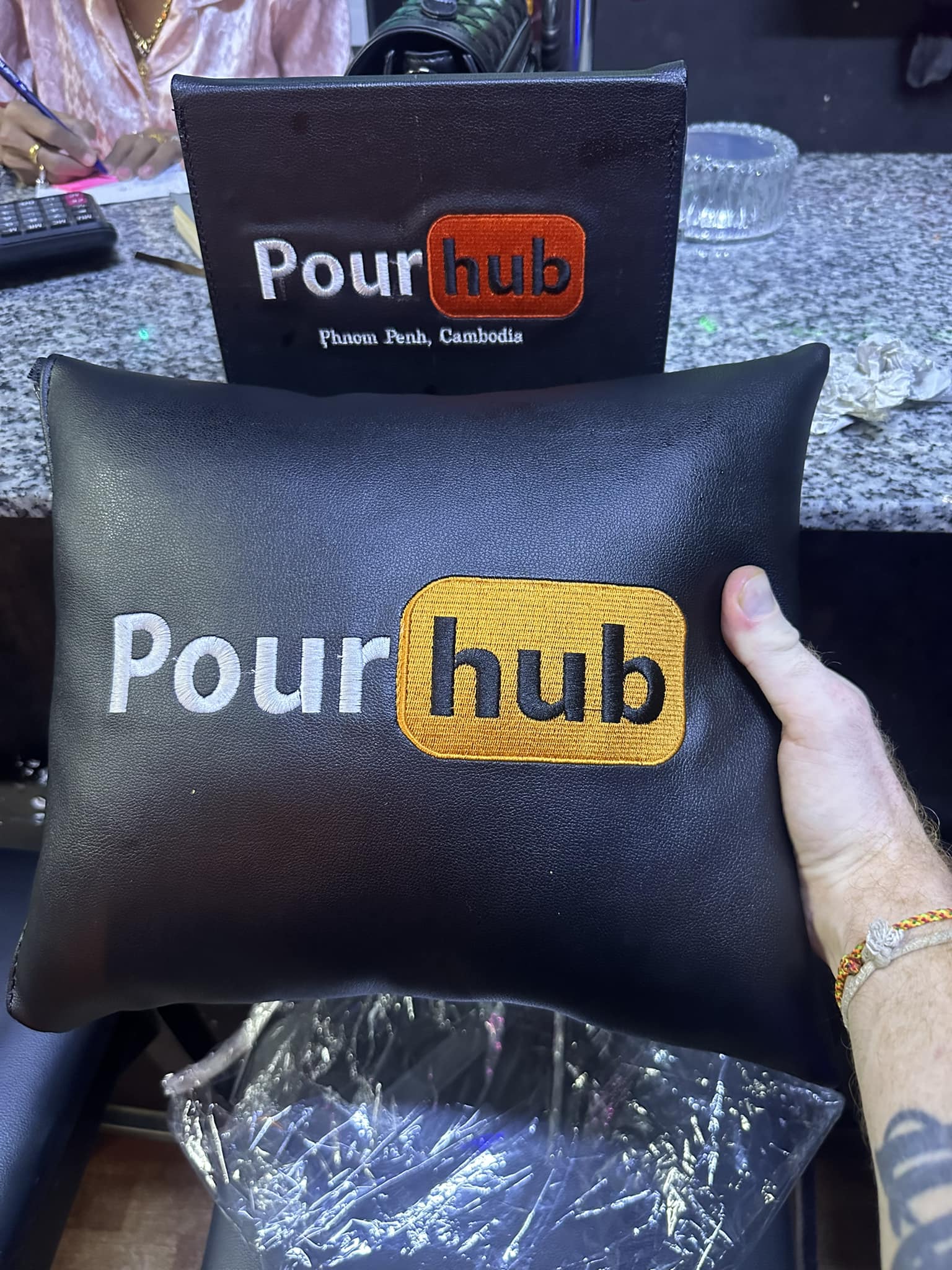 Pour Hub