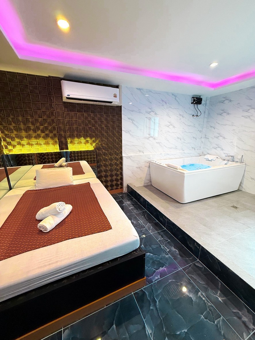 BOSS Nuru Massage 20