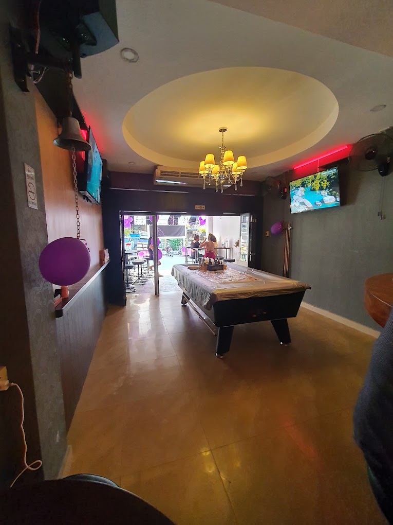 Astro Bar
