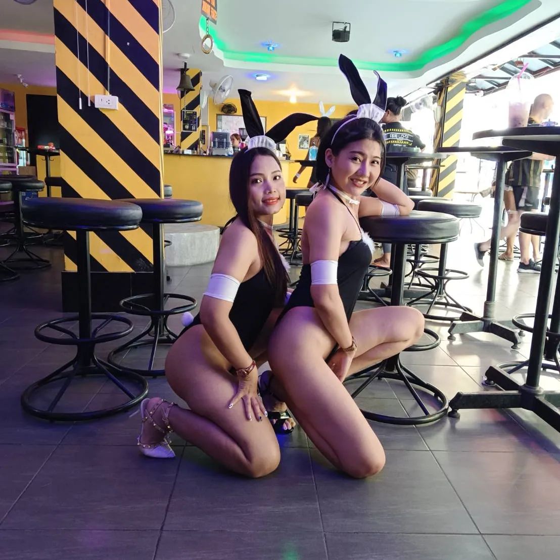 A7-DJ Bar