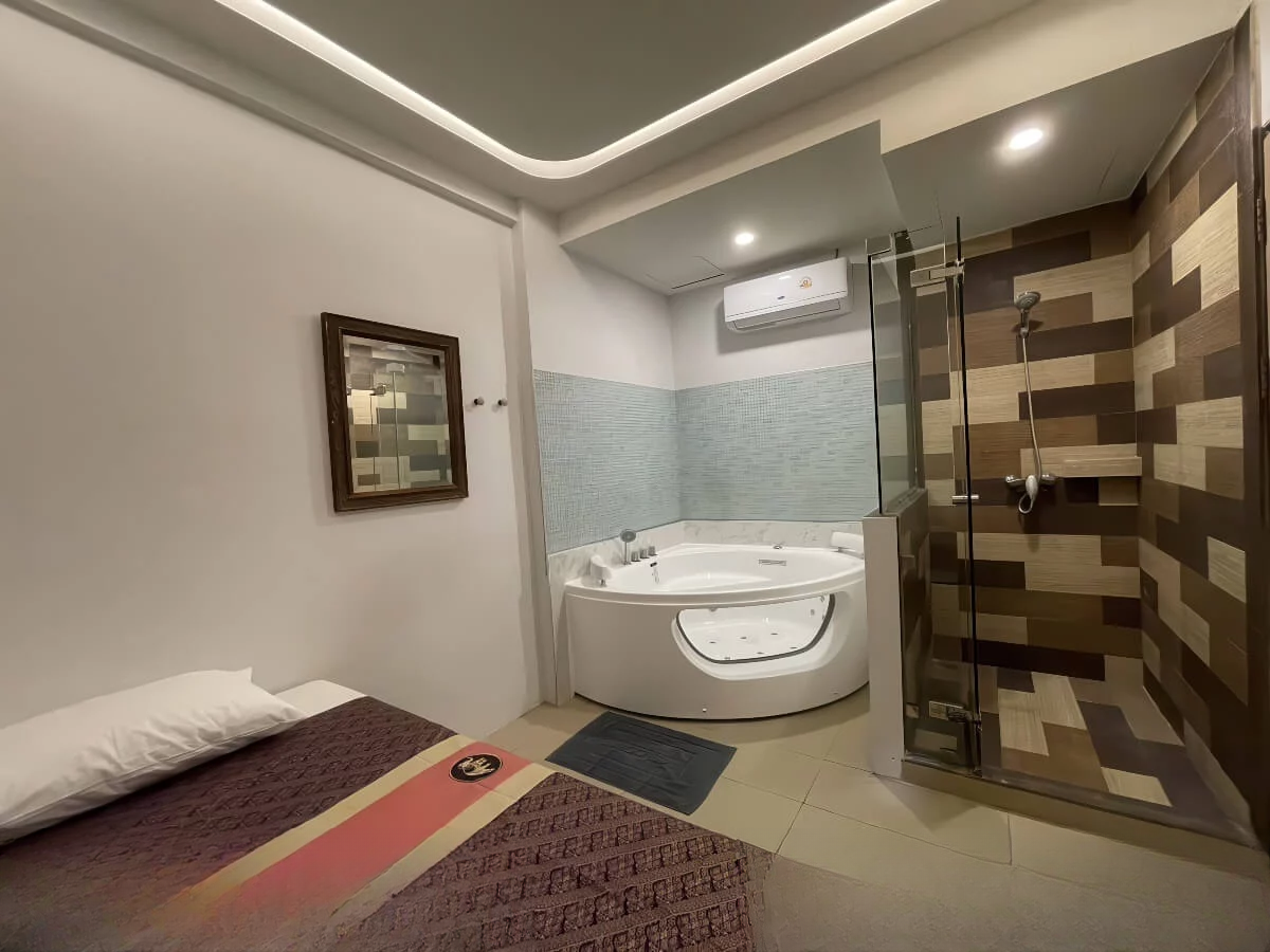 Back Spa & Massage