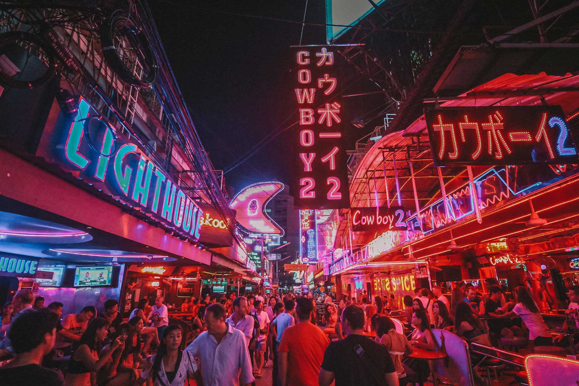 Soi Cowboy Prices 2026: Drinks, Entry and Budget Guide