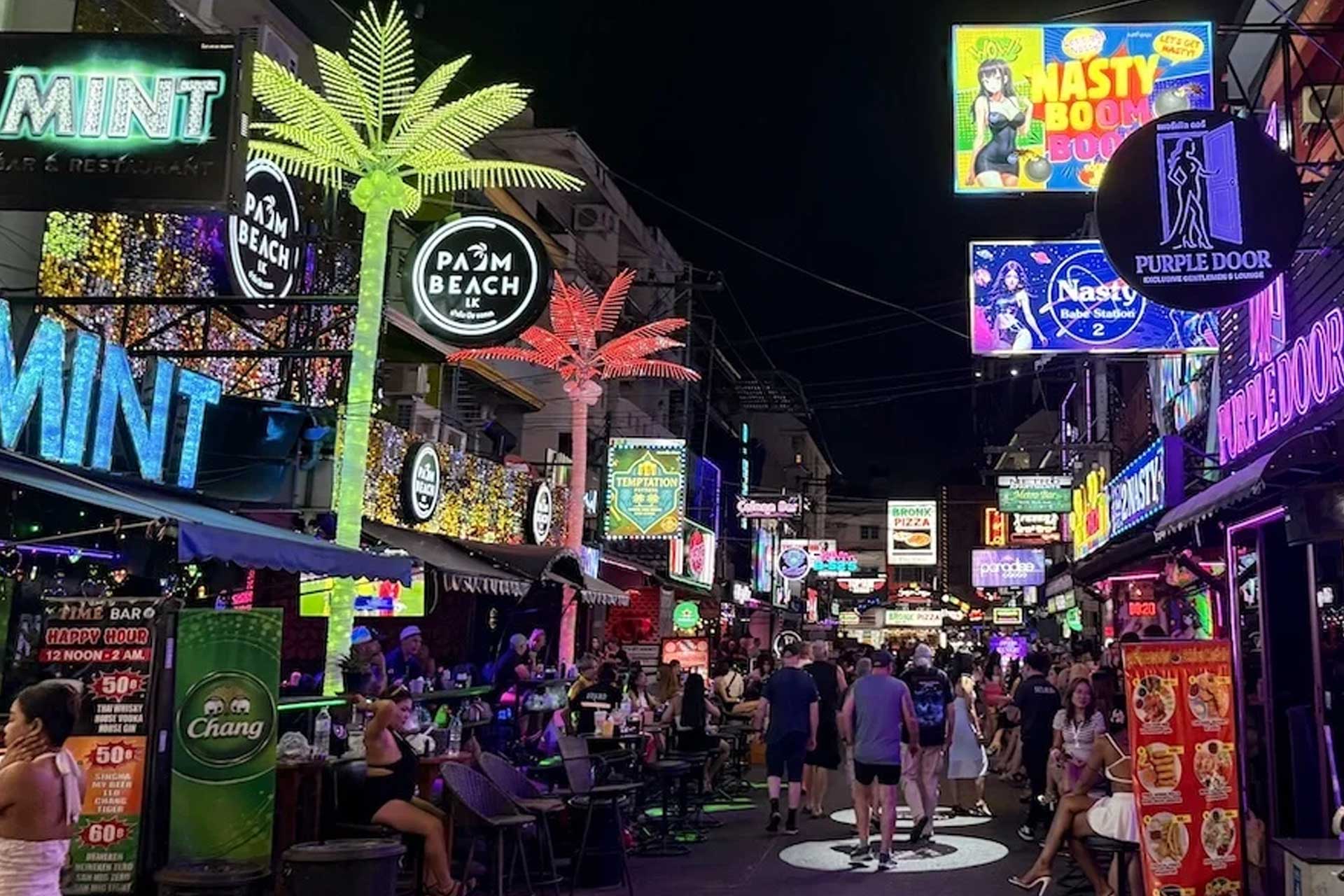 LK Metro or Soi Buakhao? A Pattaya Night on 1,000 Baht
