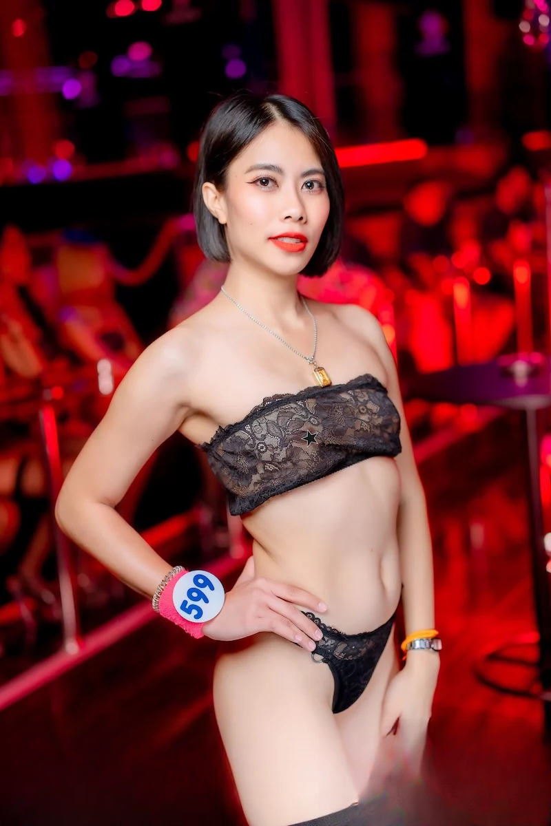 Chick Gogo Club