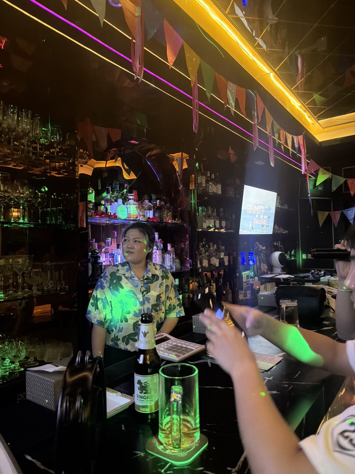 Club Gems Karaoke Bar & Lounge