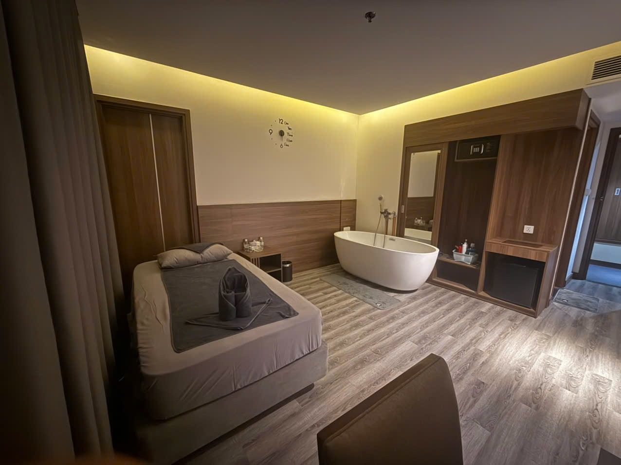 Massage Cloud Nine