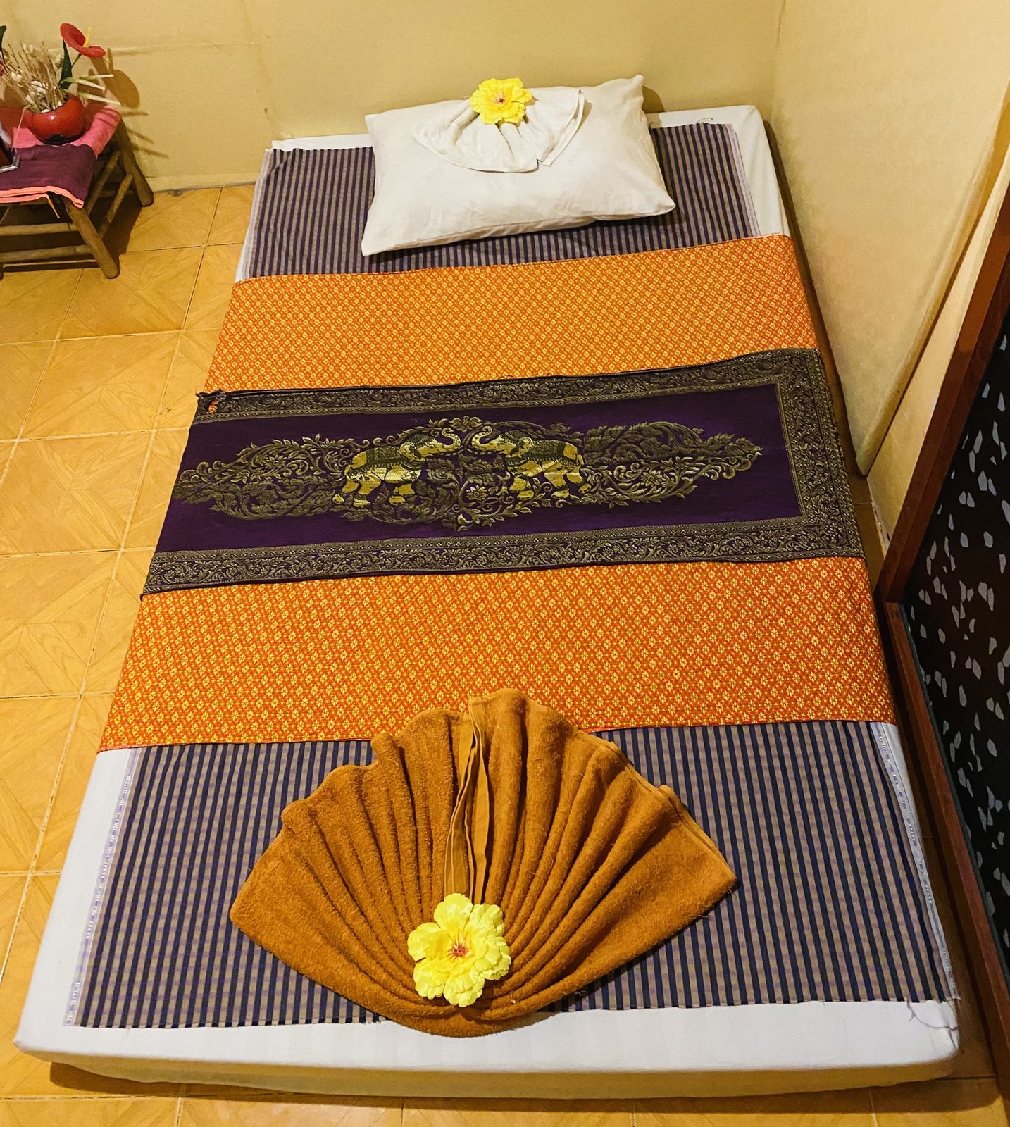 Four Hands Massage