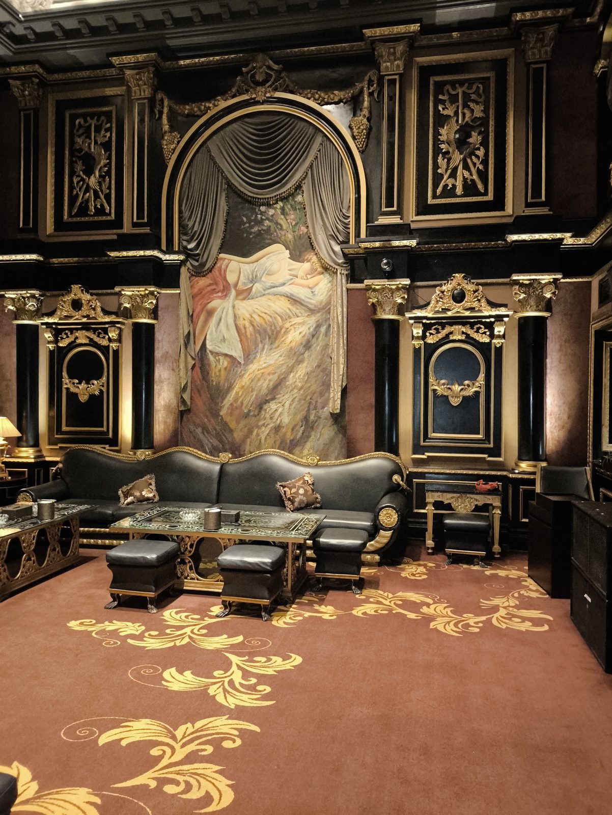 BEST 8 Luxury Club