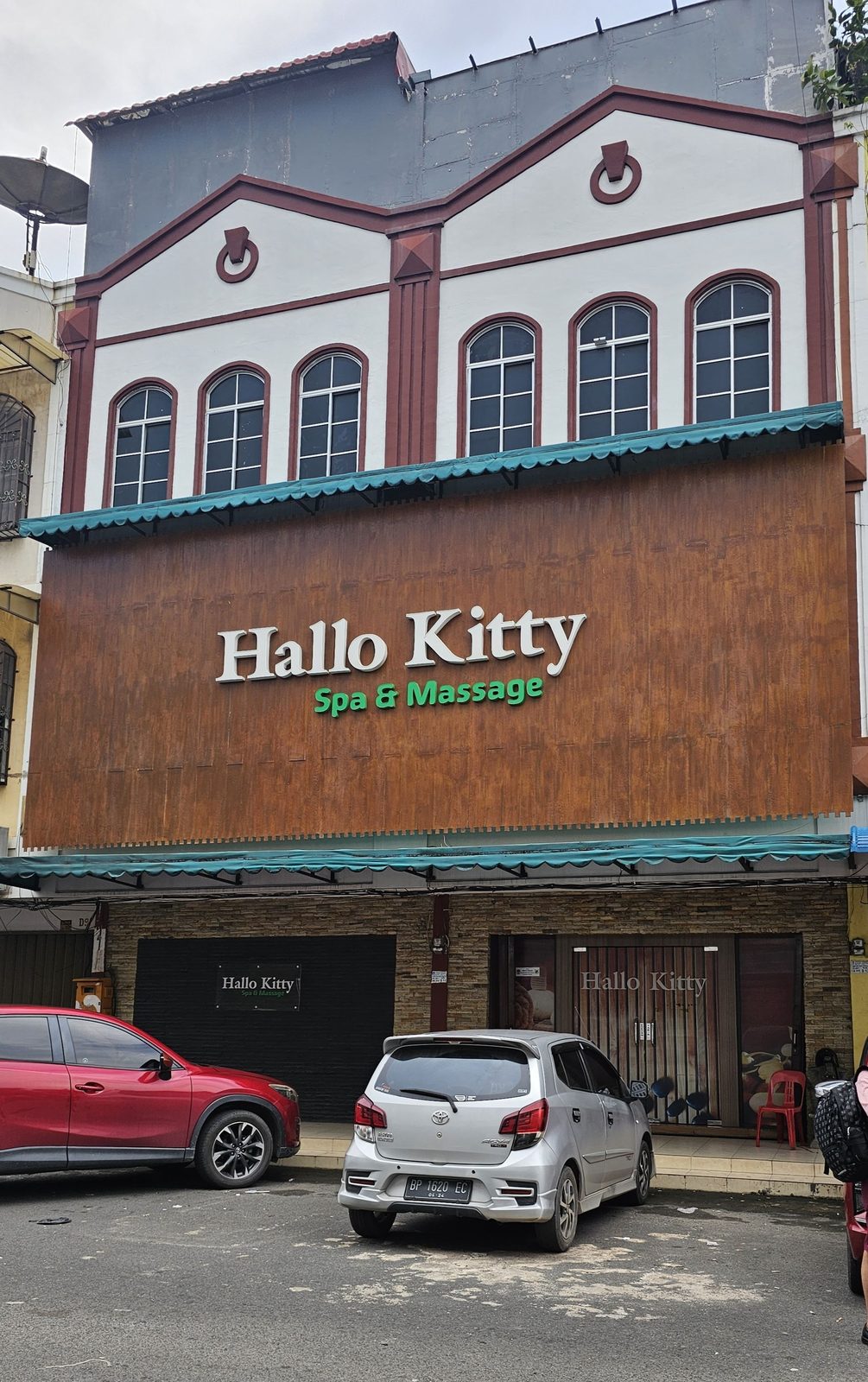 Hallo Kitty Spa & Massage