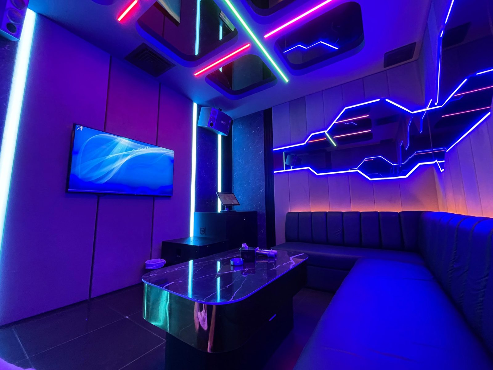 HR KTV