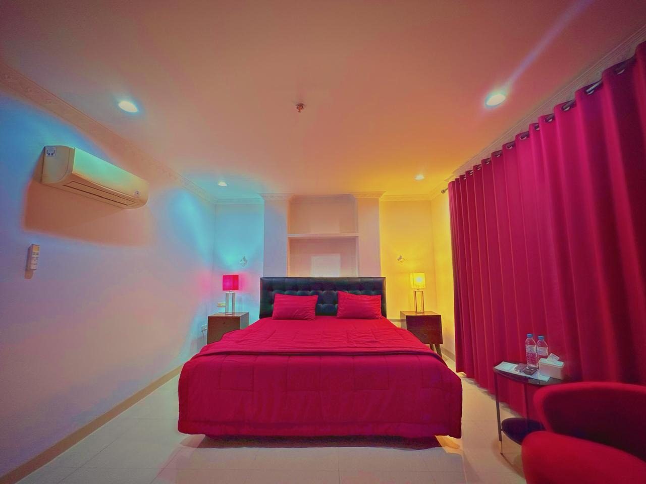 Cherry Jakarta Hotel Karaoke Lounge & Bar