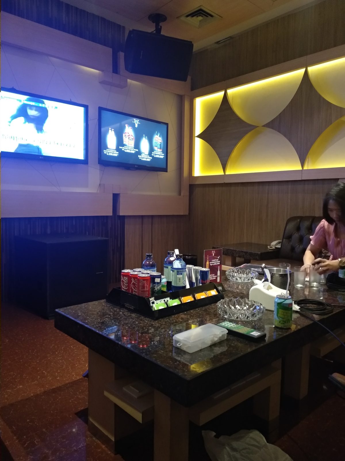 LeVeL V Karaoke Kelapa Gading