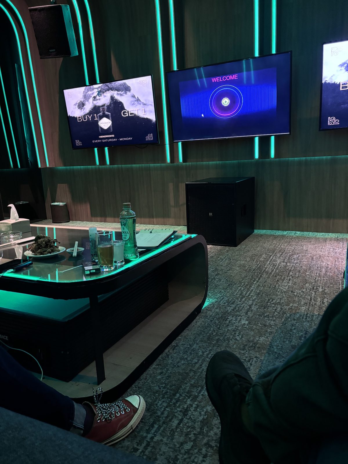 Rabbithole ktv & lounge