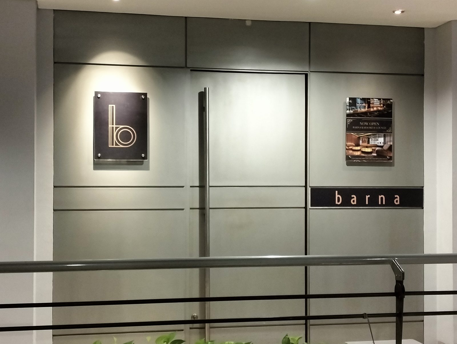 BARNA KTV & LOUNGE