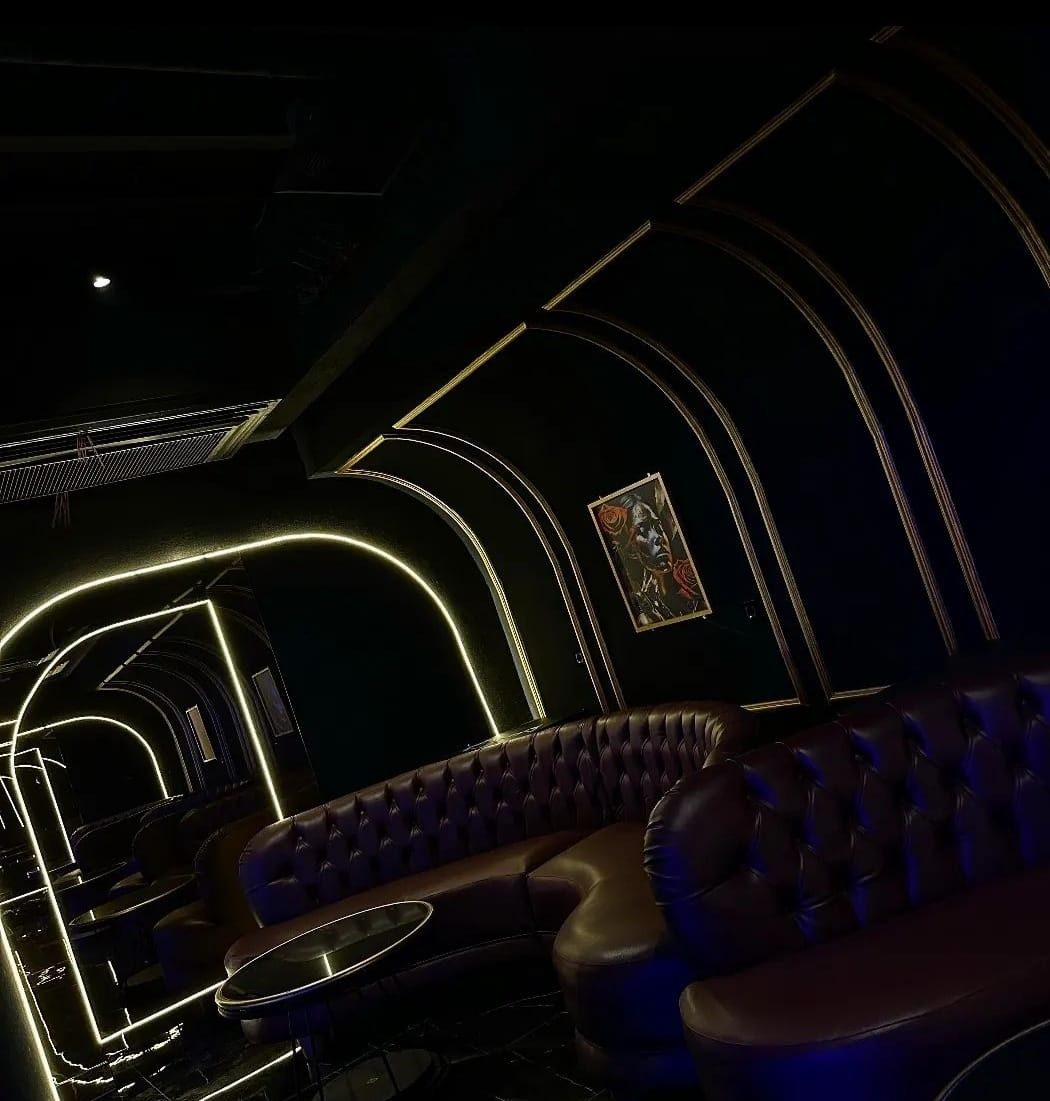 Q Bar Lounge & KTV