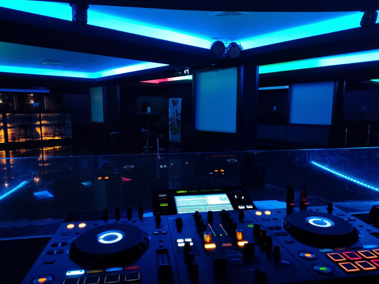 STAR KTV & LOUNGE