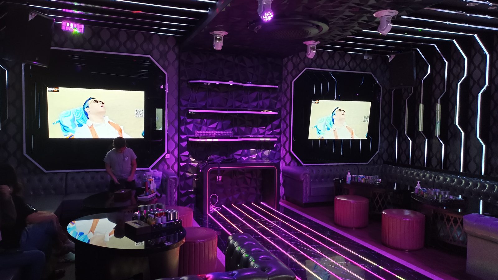Blackhole KTV