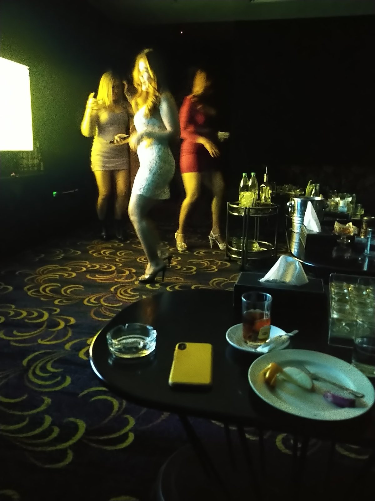 Crown KTV