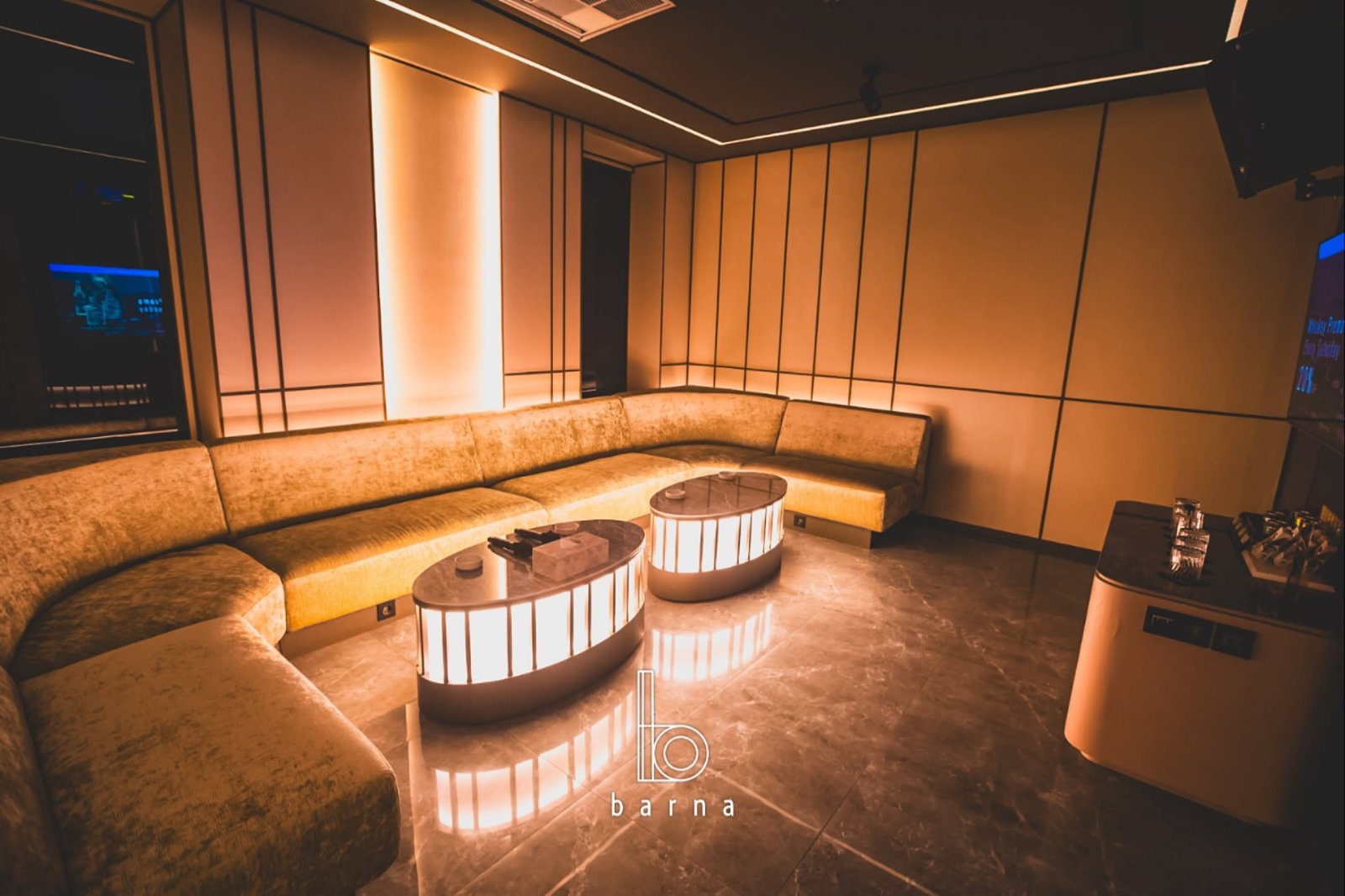 BARNA KTV & LOUNGE