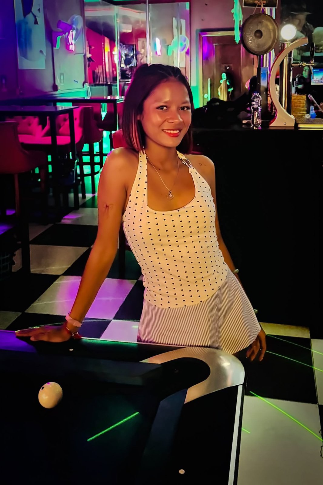 Hollywood Bar