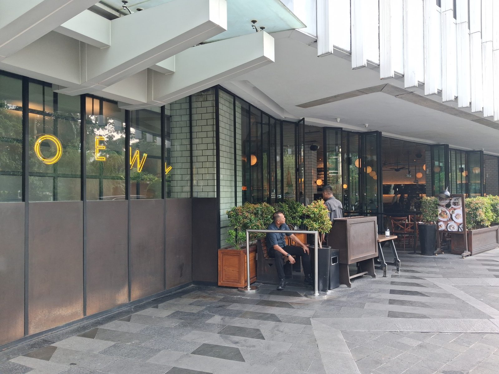 LOEWY