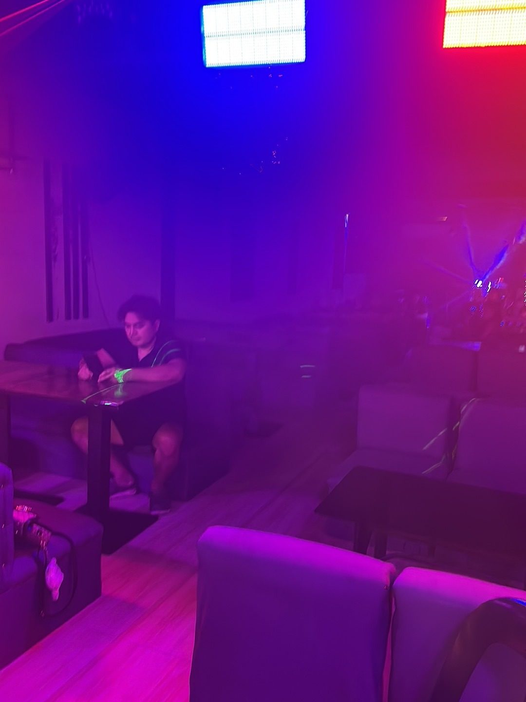 Tanghalan KTV Bar