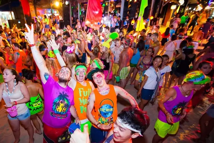 Day and Night Bar Complex