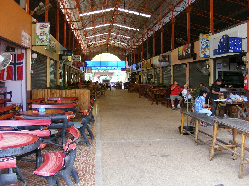 Day and Night Bar Complex