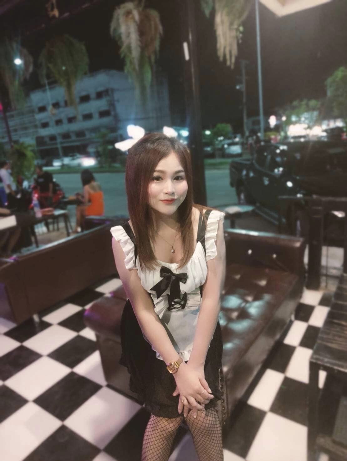 ละเมอ (Lamer) Restaurant & Karaoke