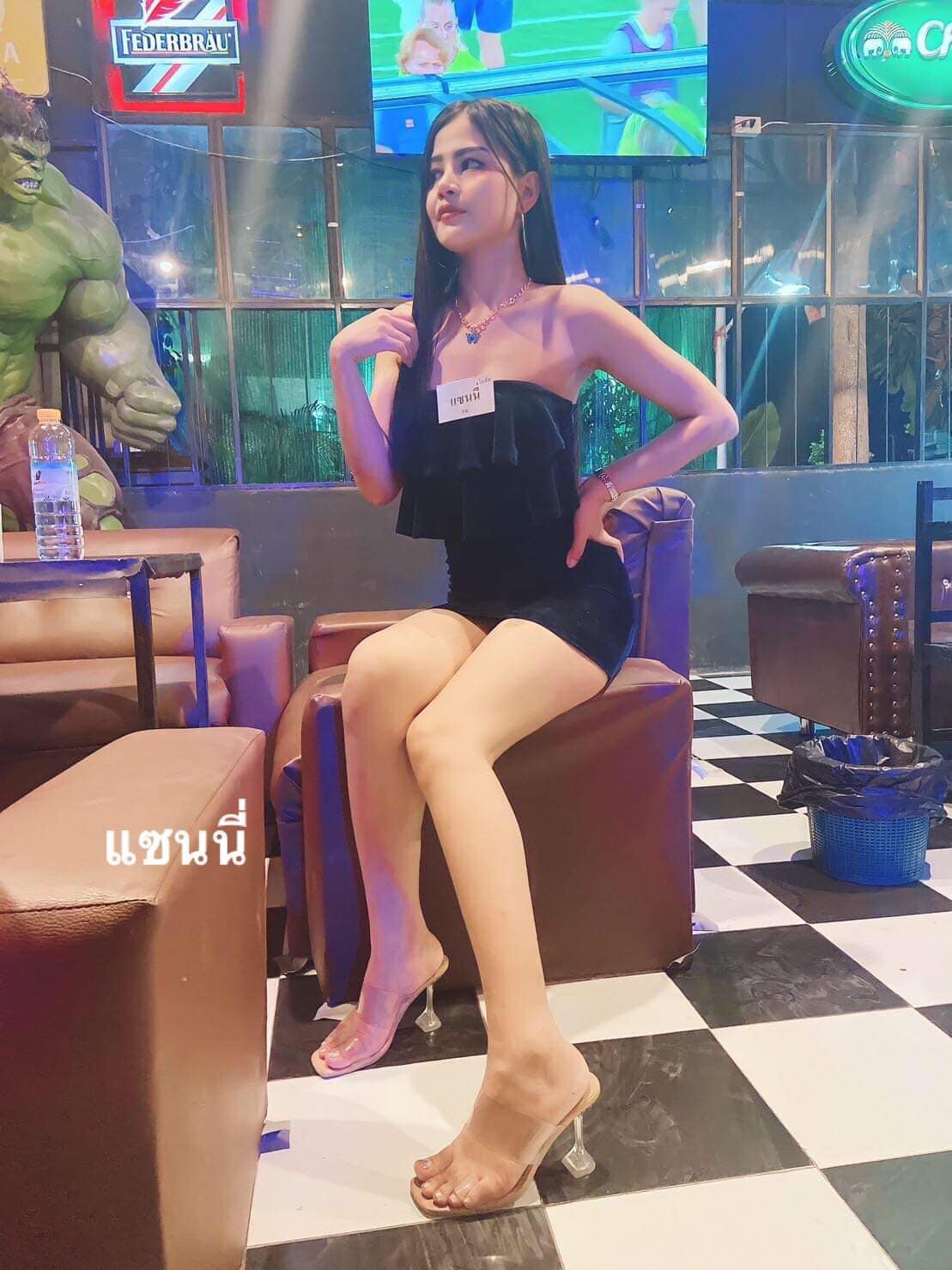 ละเมอ (Lamer) Restaurant & Karaoke