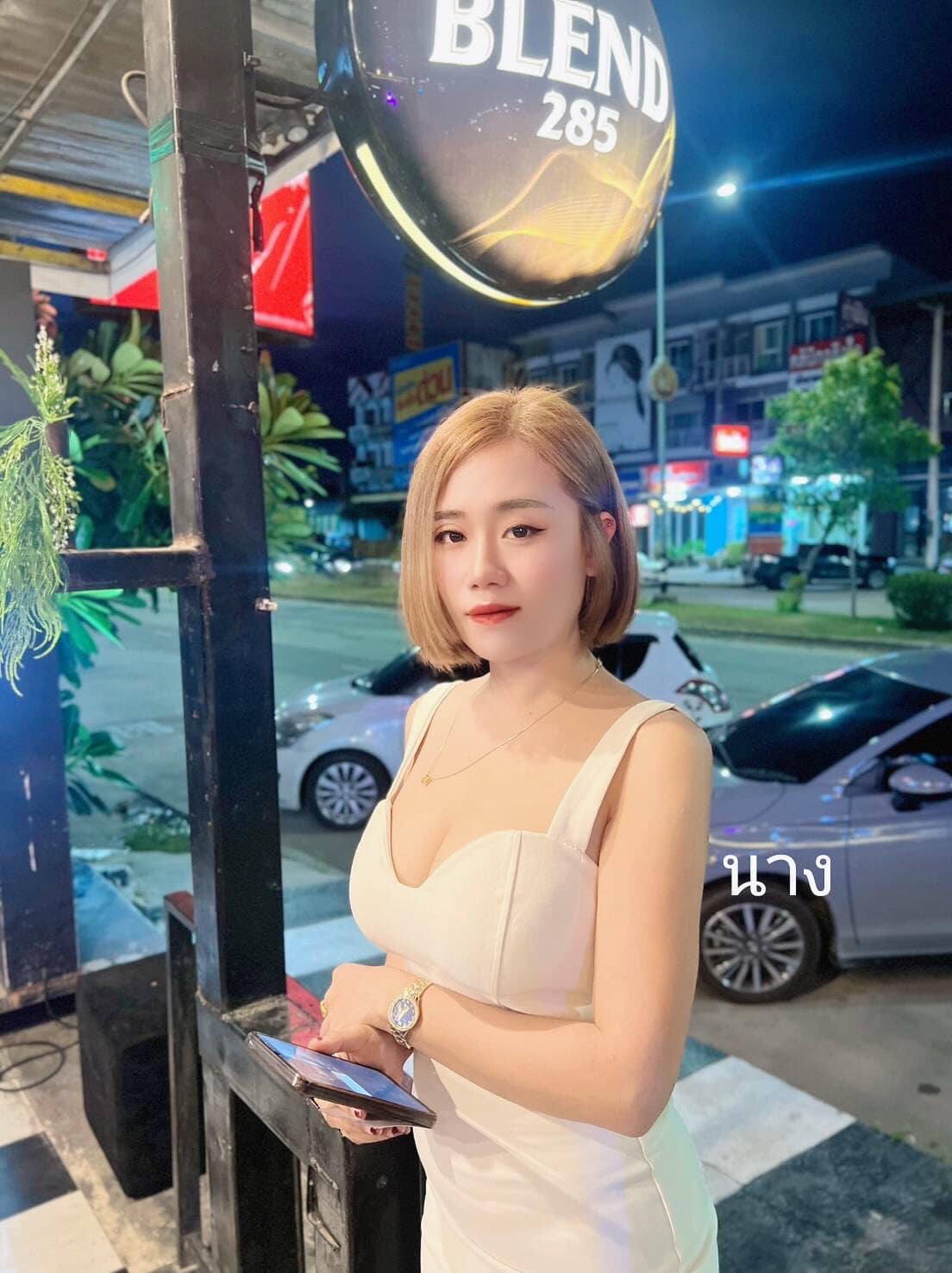 ละเมอ (Lamer) Restaurant & Karaoke