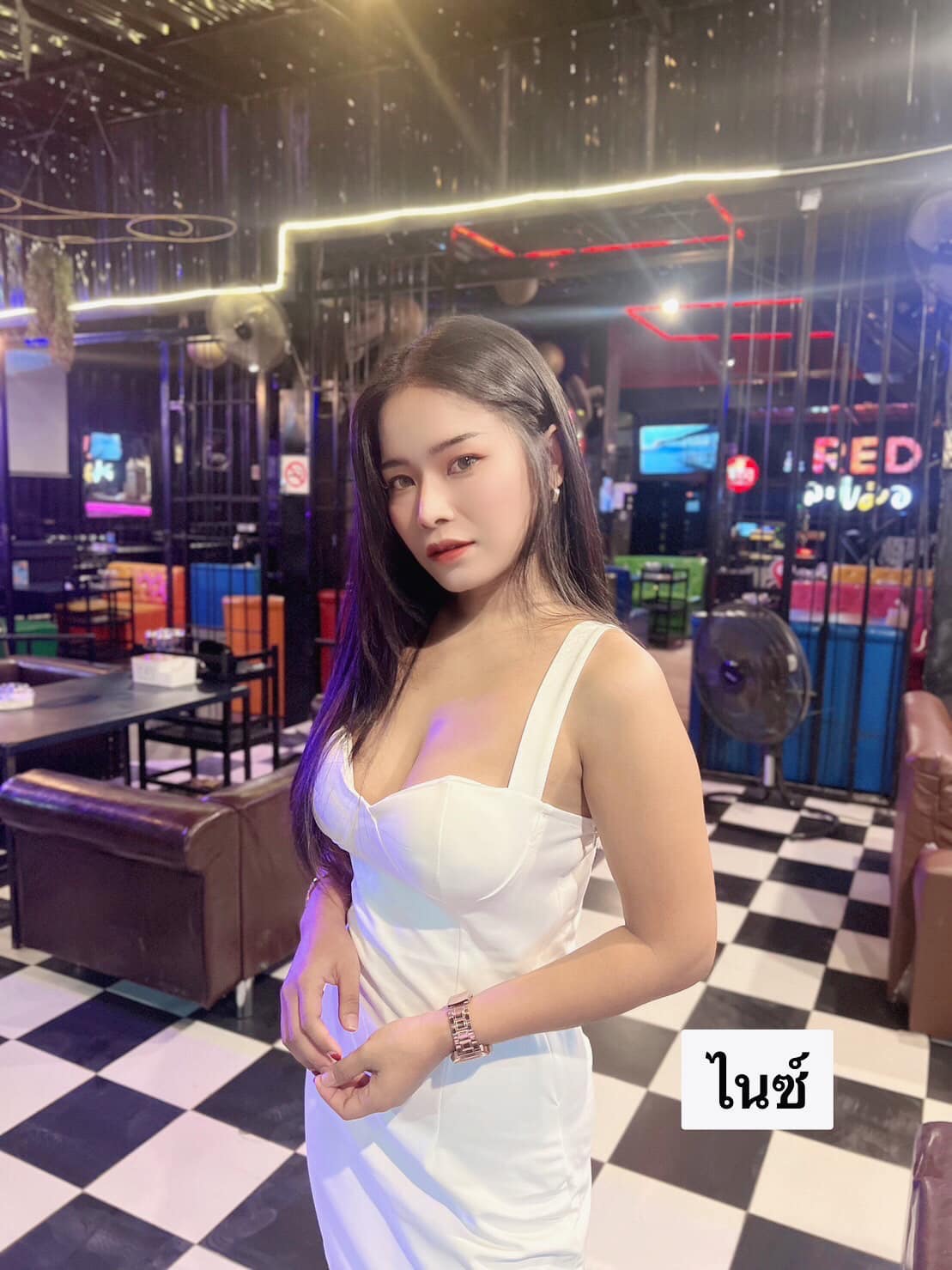 ละเมอ (Lamer) Restaurant & Karaoke