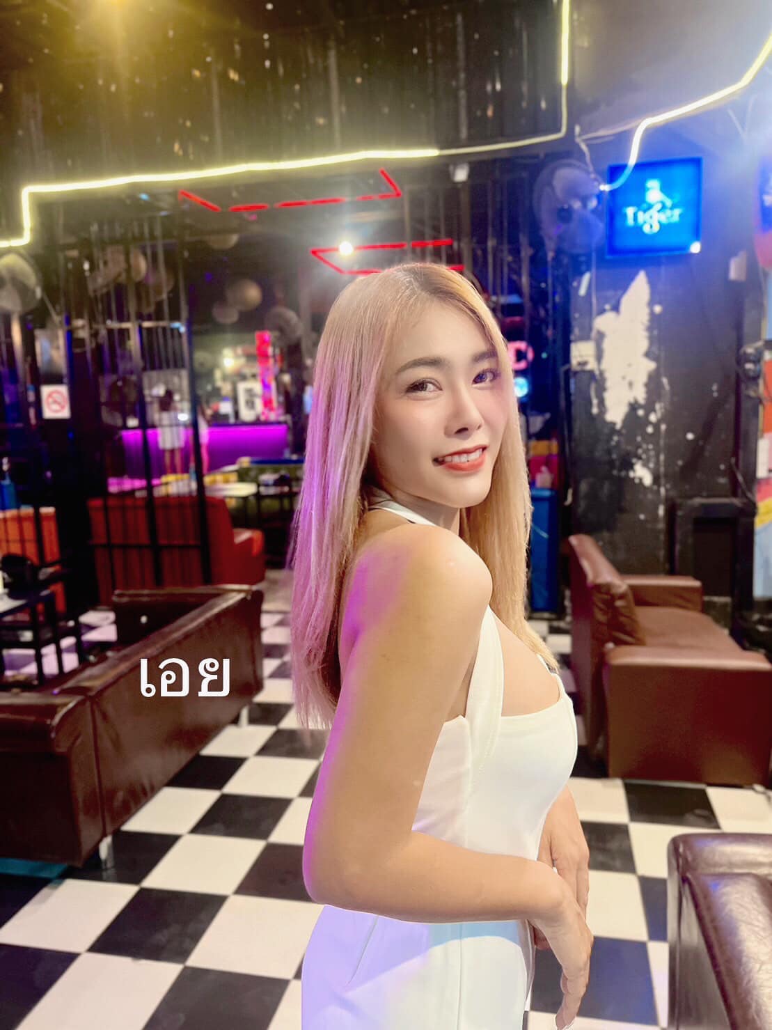 ละเมอ (Lamer) Restaurant & Karaoke