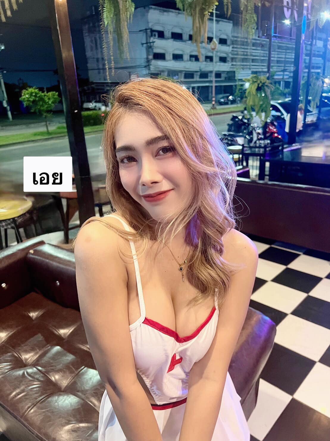 ละเมอ (Lamer) Restaurant & Karaoke