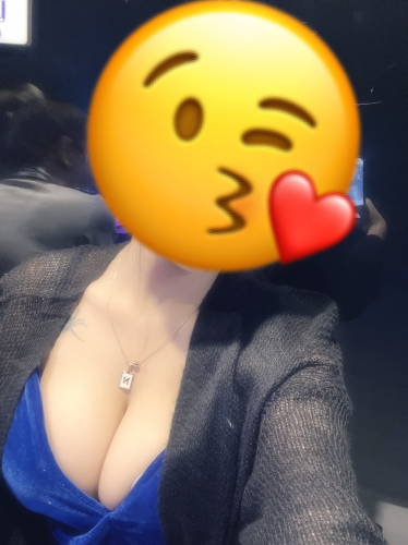 Glamor Nuru Massage