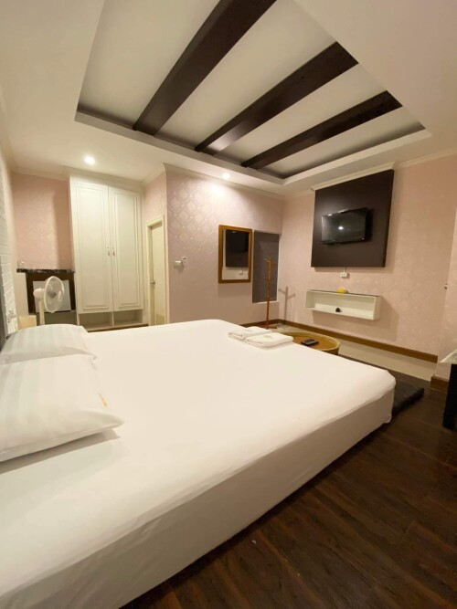 Allure House