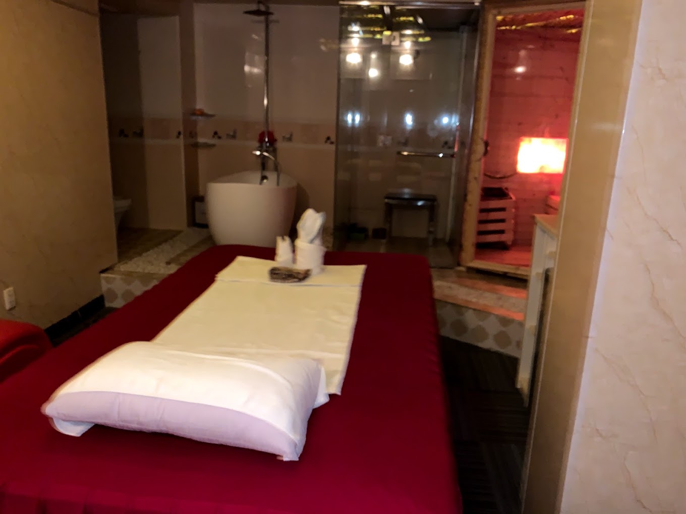 Du Xuân Hotel & Massage