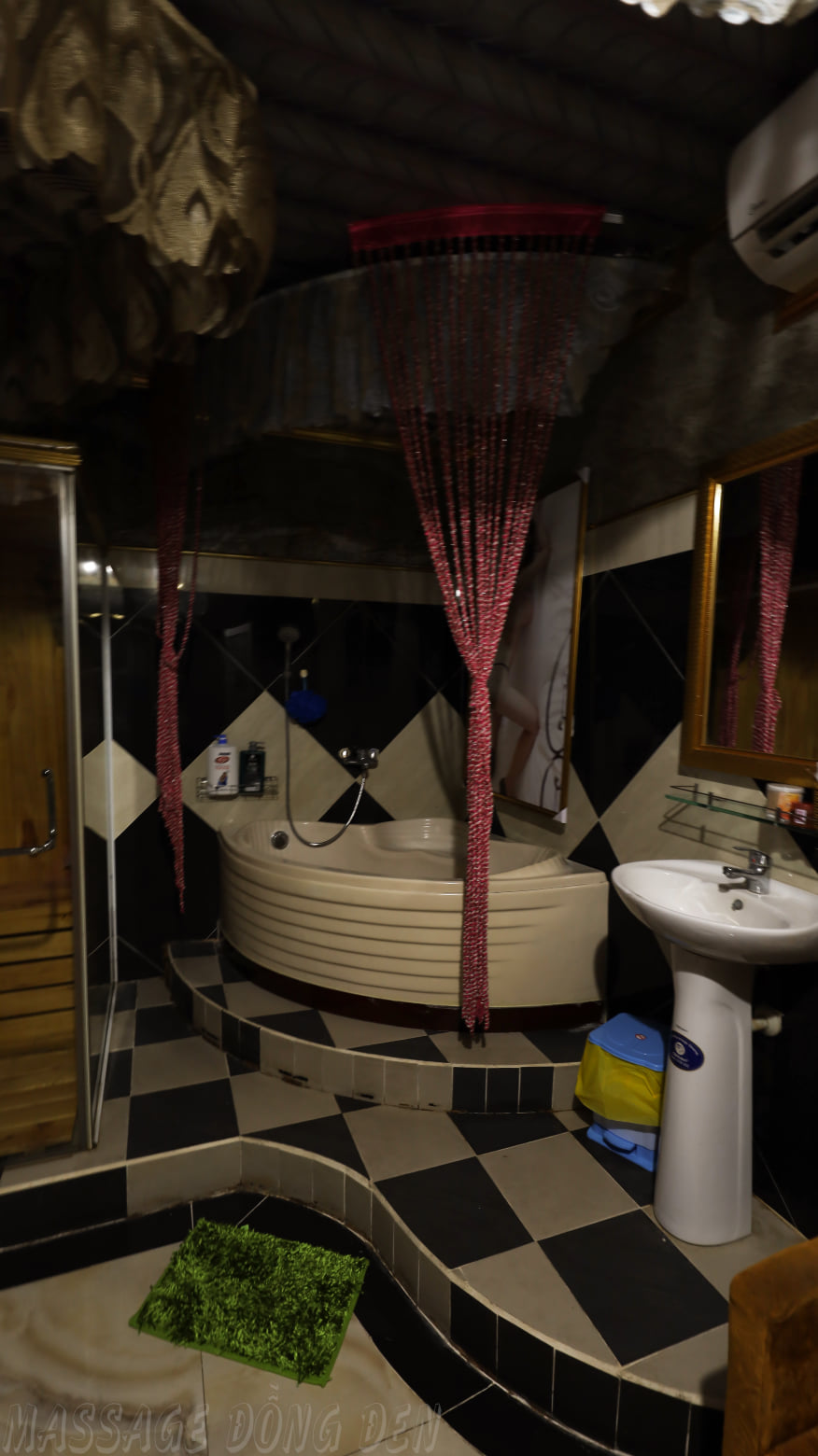 Massage Đồng Đen